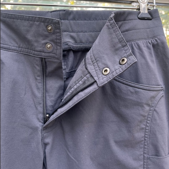 Title Nine Recycled Clamber 2.0 Hiking Capris in Indigo Blue Women's Size 12 - Picture 4 of 11